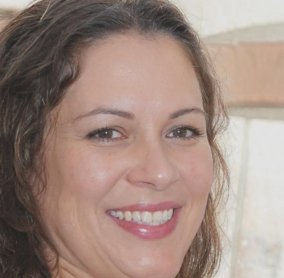 Portrait de Léonore Beaumont, formatrice experte en finance d'entreprise